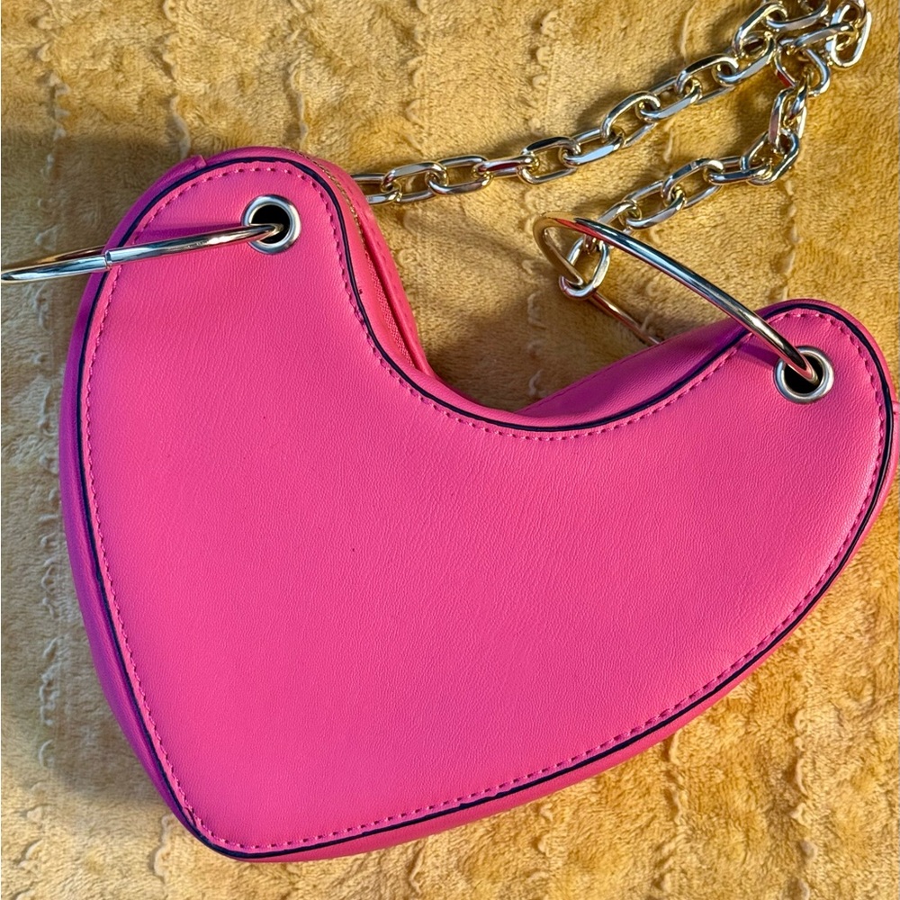 Pink Heart-Shaped Chain Bag